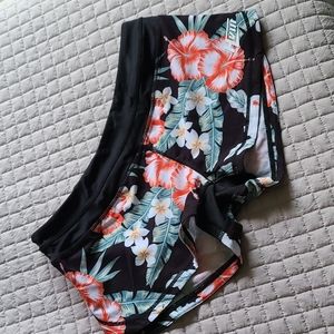 HVIII floral women's shorts